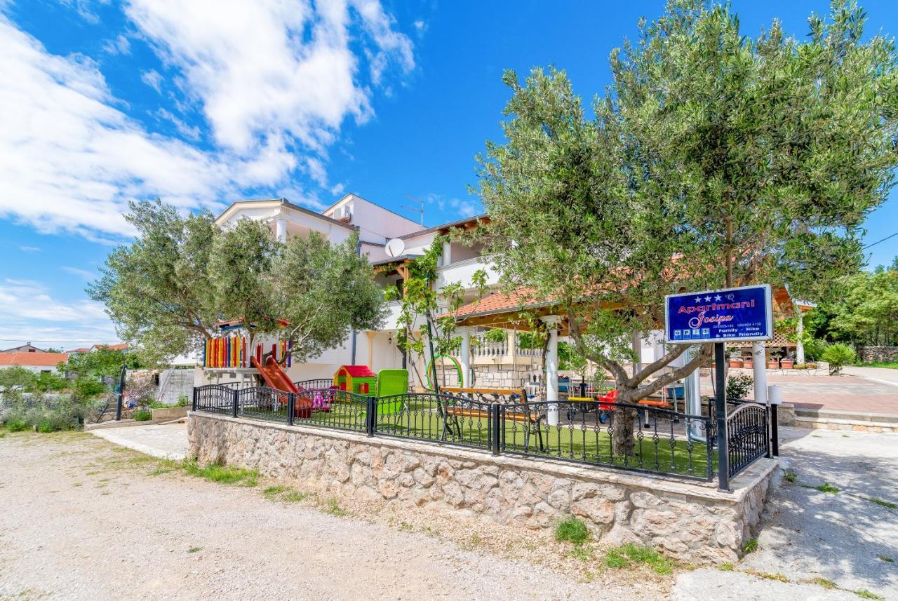 Bed and Breakfast Haus Josipa à Maslenica Extérieur photo